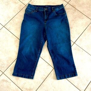 Capri jeans size 10 missy . Sits just below waist